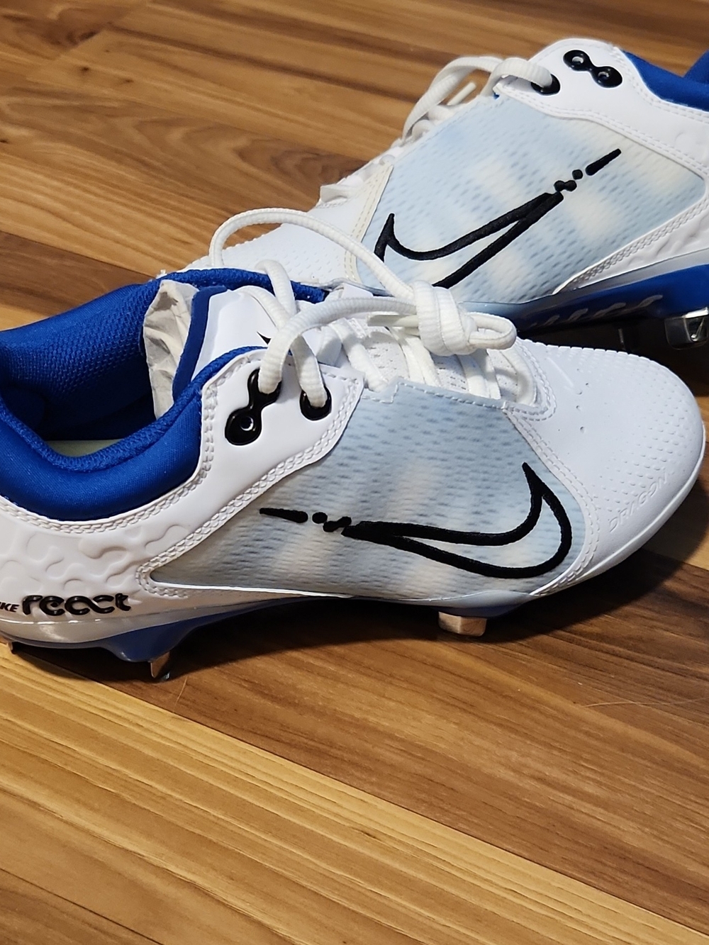 5.5 womens Nike Hyperdiamond 4 Elite Blue Softball Cleats CZ5917-101 New No box